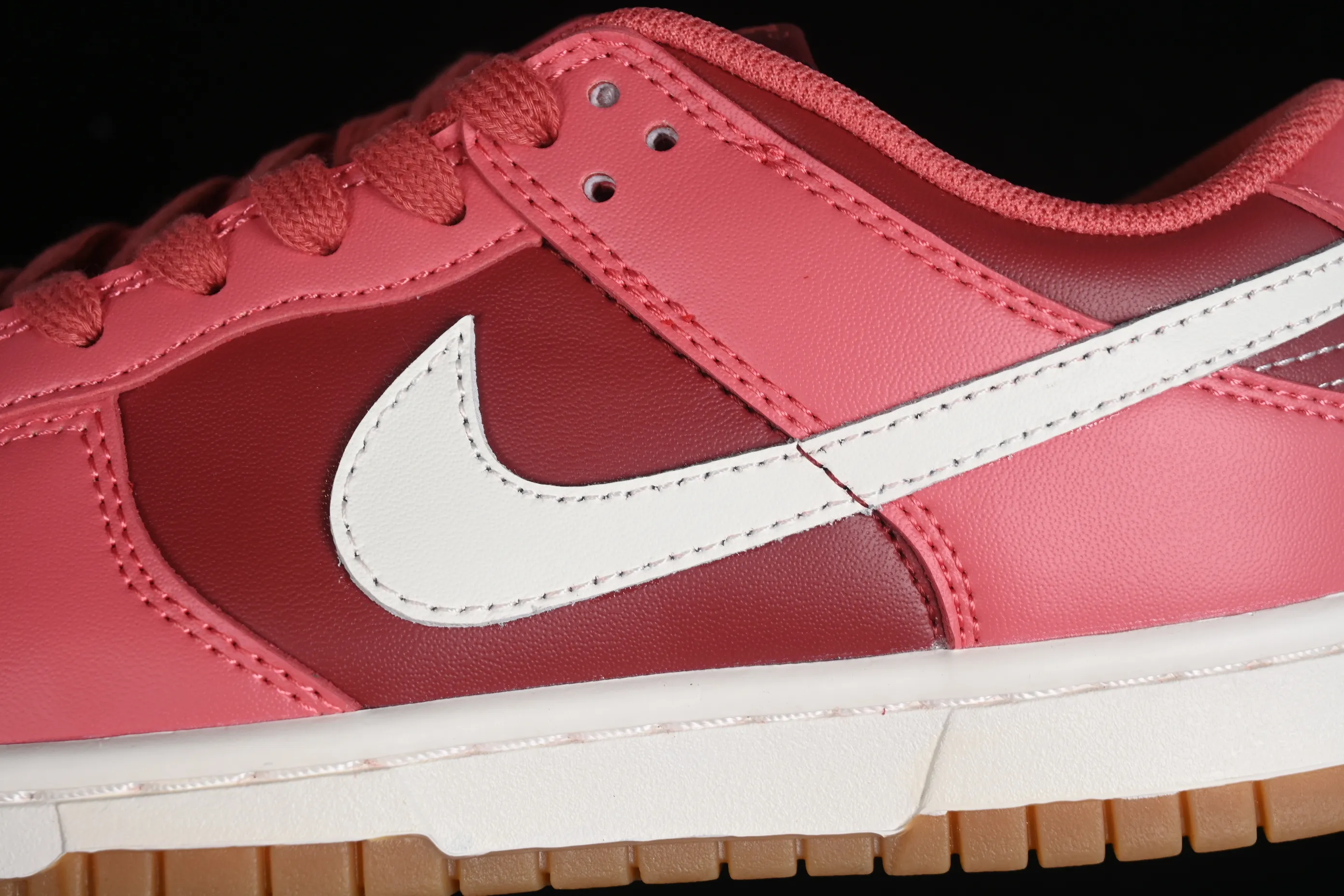 All Categories Nk SB Dunk Series Nk SB Dunk Low Low-top sneakers Nk Dunk Low Strawberry Bear color SB low-top casual sneakers DD1503-603